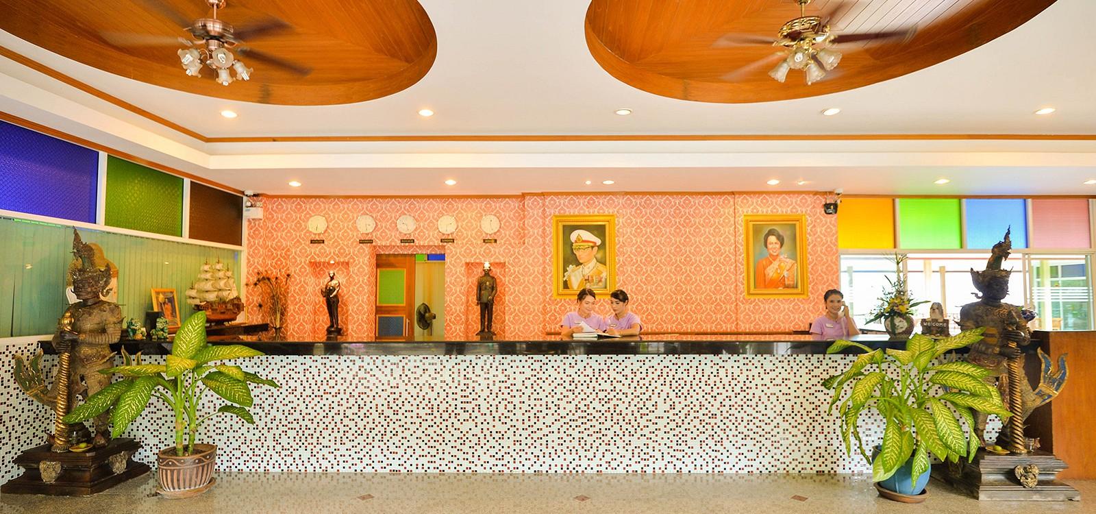 三庄海滩度假村 Patong 外观 照片